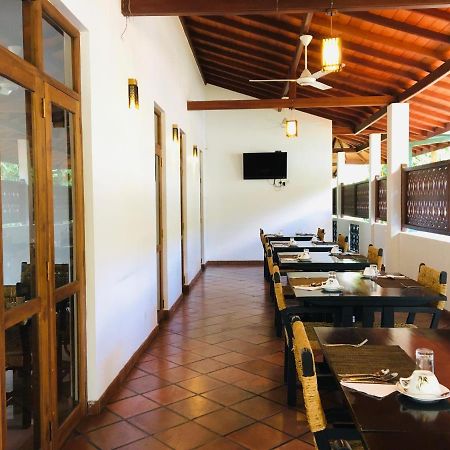Vista Liyya Residence Канди Экстерьер фото
