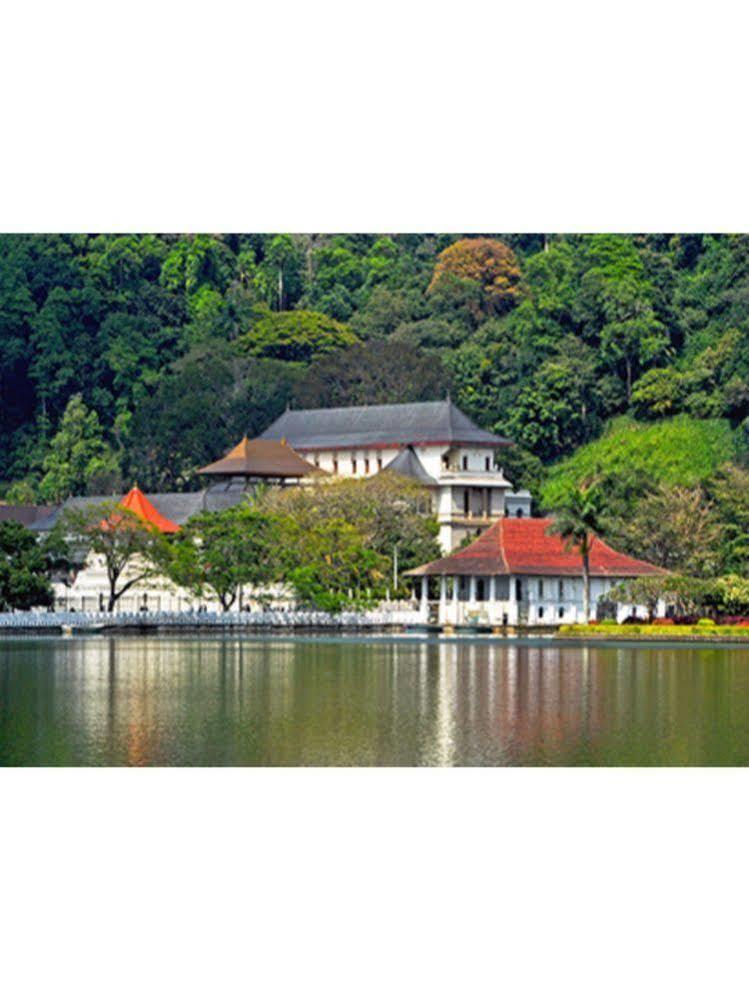 Vista Liyya Residence Канди Экстерьер фото