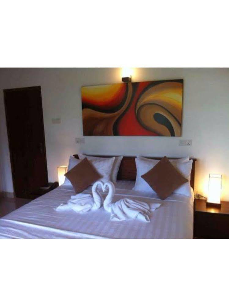 Vista Liyya Residence Канди Экстерьер фото